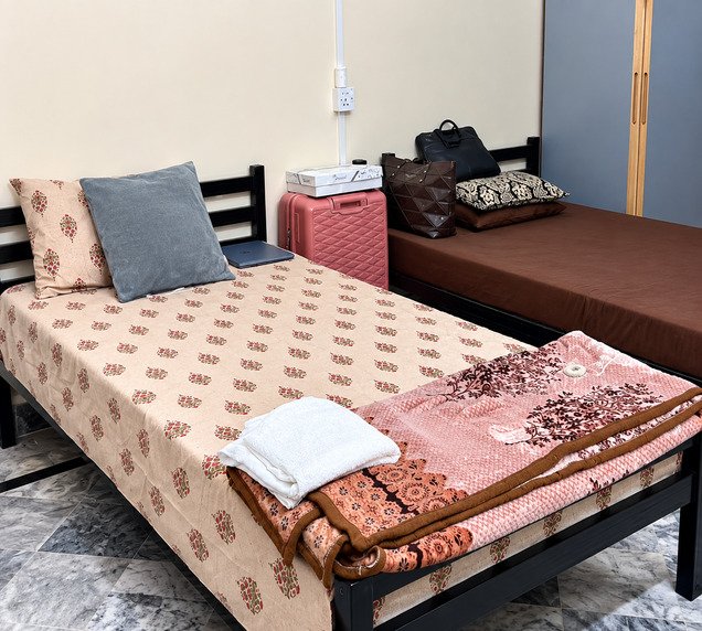 https://onegirlshostellahore.com/wp-content/uploads/2026/09/Double-Bed-Room.jpg